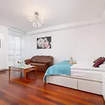 Krupnicza Family With Ac Quiet Old Town By Renters Apartmán *